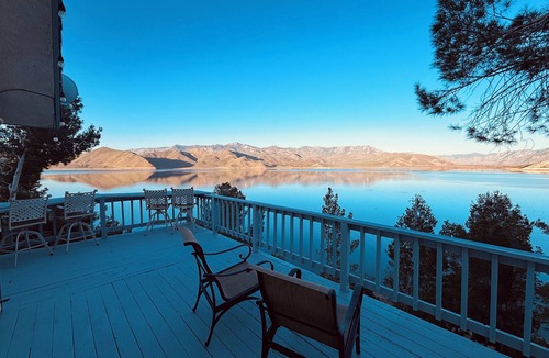 Lake Isabella House | Gautche Point Guesthouse | Lakefront Retreat