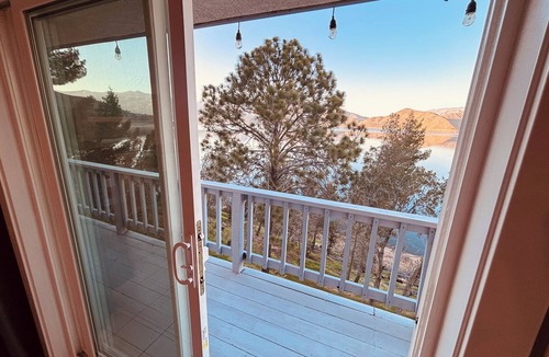 Lake Isabella House | Gautche Point Guesthouse | Lakefront Retreat