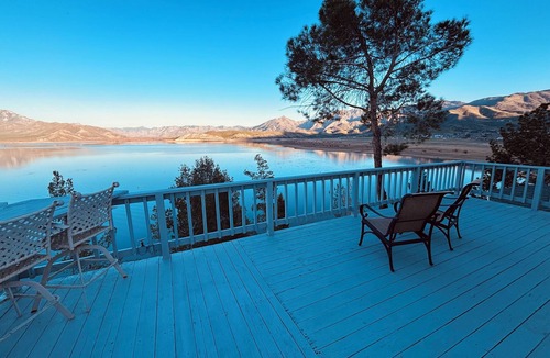 Lake Isabella House | Gautche Point Guesthouse | Lakefront Retreat