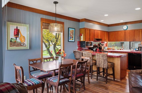 Black Butte Ranch Condo | GC092 | Traditional yet updated Condo sitting on the Big Meadow Golf Course!