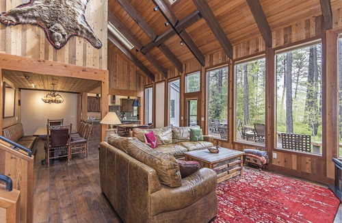 Black Butte Ranch House | GH115 | Well-appointed kitchen, 4 spacious bathrooms & views of 18th fairway!
