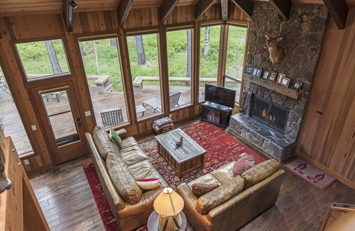 Black Butte Ranch House | GH115 | Well-appointed kitchen, 4 spacious bathrooms & views of 18th fairway!