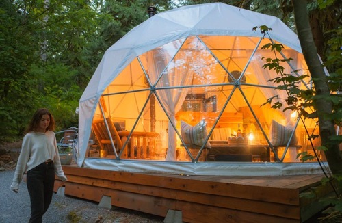 Skagit County RV Rental | Glamping Dome w/Hot-tub & Kitchenette, 15 min to North Cascades National Park!
