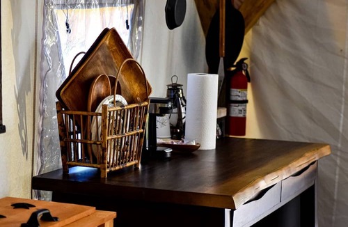 Idleyld Park RV Rental | Glamping! Luxury Tent - Mountaineer, Douglas County, Oregon