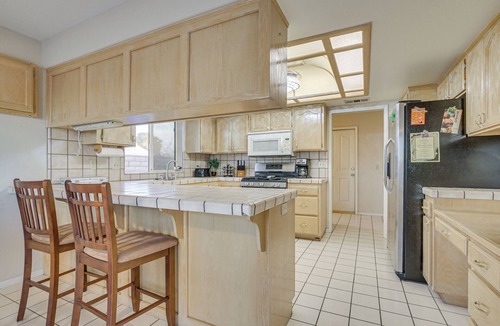 Silver Lakes Country Club House | Golf, Fish & More! Peaceful Home in Helendale