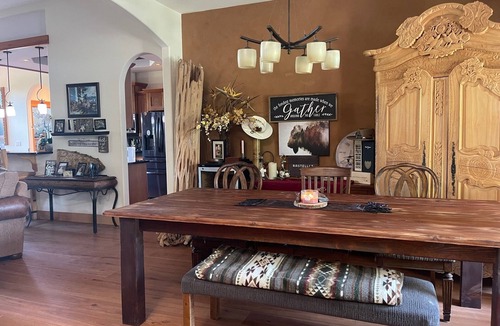 Hood River House | Gorge Getaway!.Custom Home w/Heated Pool/Hot tub/Sauna/Theatre room