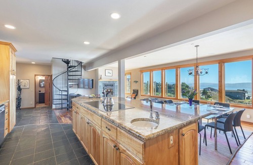 Dillon Beach House | Gorgeous 5 bedroom Home With Fabulous Ocean Views and 4 Master Suites