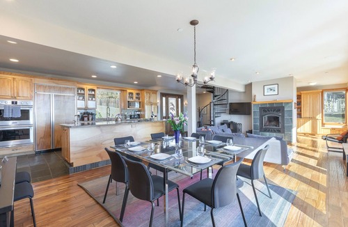 Dillon Beach House | Gorgeous 5 bedroom Home With Fabulous Ocean Views and 4 Master Suites