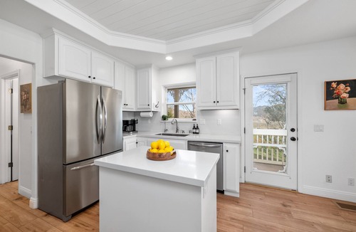 Atascadero House | Gorgeous 6BR Estate 10 miles to SLO