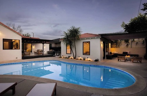 Atwater Village House | Gorgeous House W/Pool, Fire Pit, & Pool Table!