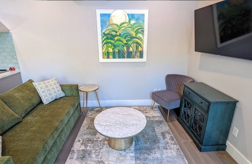 Sunnyvale House | Gorgeous Modern Home with Scenic Backyard!