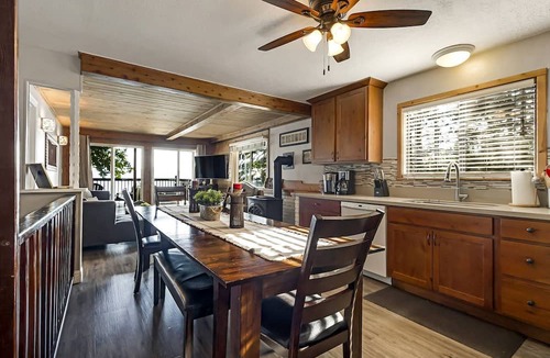 Peninsula Village Cabin | Gorgeous Secluded Cabin with Amazing Views in Lake Almanor, California