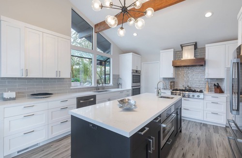 Glen Ellen House | Gorgeous Vineyard Views, Large private home w/heated Pool & Hot Tub included!