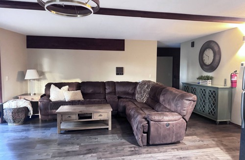 Lincoln Park Cabin | Great Lake Location, Kayak/SUP 1 min, Casinos 12 min, Skiing 14 min. Sleeps 6