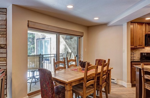 Peak 9 Condo | Great location, Sleeps 6, Walk to lifts/downtown, Garage parking!