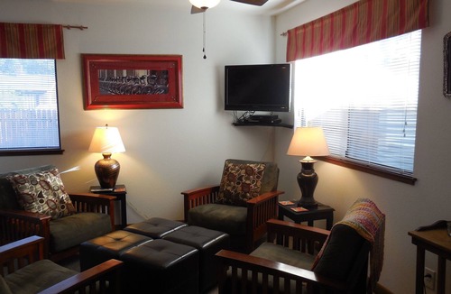 Old Southwest House | GREAT MID-TOWN LOCATION