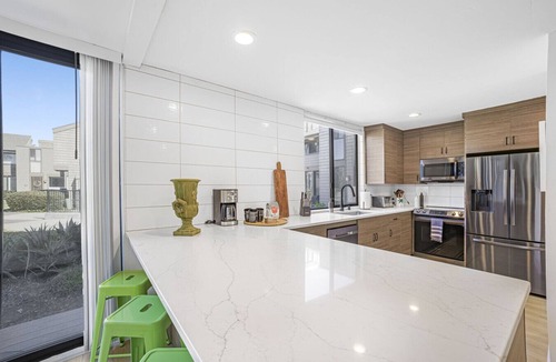 Solana Beach Villa | Green Flash, Bluff-siden Townhouse steps to beach