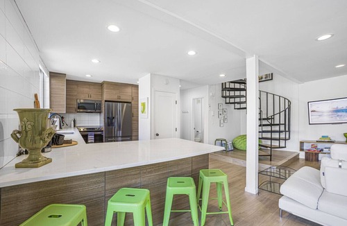 Solana Beach Villa | Green Flash, Bluff-siden Townhouse steps to beach
