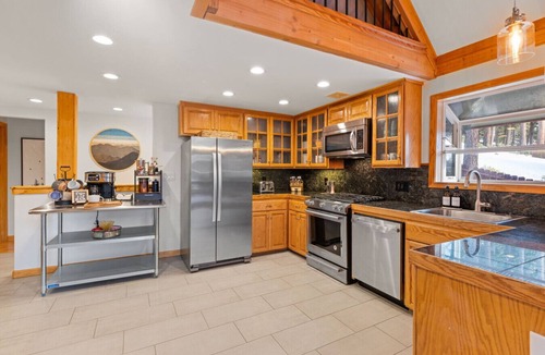 Brockway House | Group–Friendly Tahoe Cabin with Lake Views, Hot Tub & Bunk Room