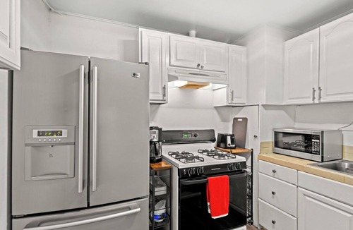 Beverly Hills House | Guest House Private 2BR Hot Tub