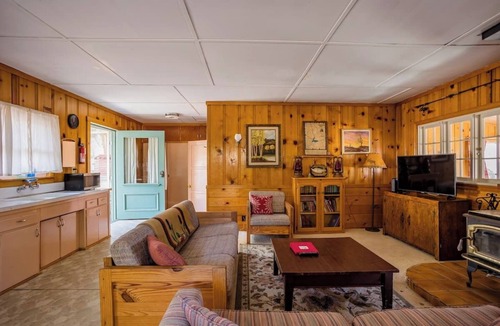 Lake Isabella House | Hacienda and Green Cabin - Perfect Lake Isabella Getaway Sleeps 12 Pet Friendly