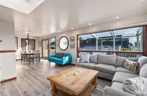 Eastside Santa Cruz House | Harbor Home - 2 blocks from the beach!