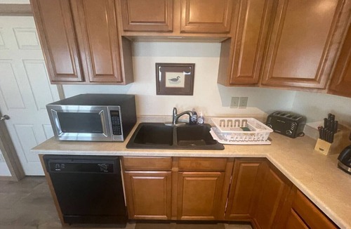 Crescent City Apartment | Harbor View Bliss (Apt 2)