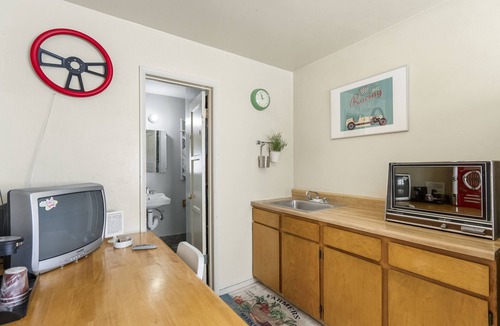 Moreno Valley Apartment | Harry's Man Cave: The New Star Motel Experience