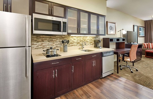 Anaheim Resort Apartment | Hearing-Accessible Queen Studio w/Kitchen