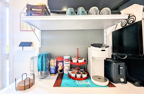 Duarte Apartment | Hidden Gem/Tiny Home w Large 1ba on Rt 66 near City of Hope and Everything