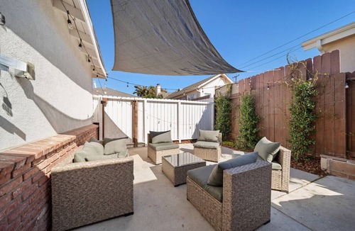 Lawndale House | Hidden South Bay Gem Manhattan/Redondo Beach