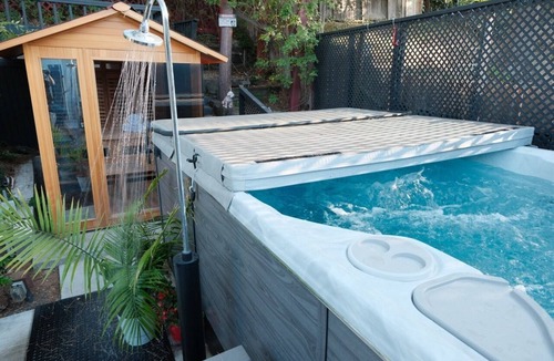 Woodland Hills House | Hidden Zen 3-bedroom house in tranquil Los Angeles with AC for relaxing stays