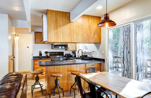Cold Springs House | Hike, Fish & Explore: California Cabin w/Deck!