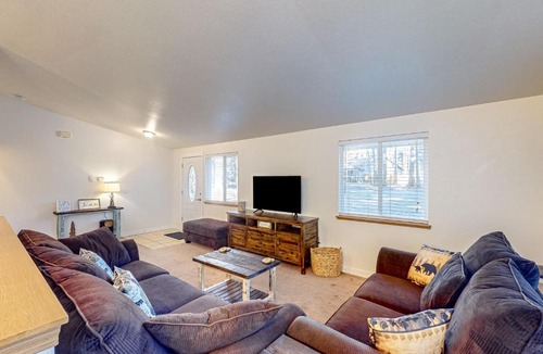 Pierce County House | Hike, Golf & Fish: Outdoorsy Retereat Near Tacoma