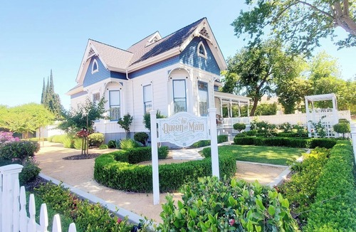 Winters House | Historic 1895 Queen Anne Victorian ~ Luxury, Downtown, Private