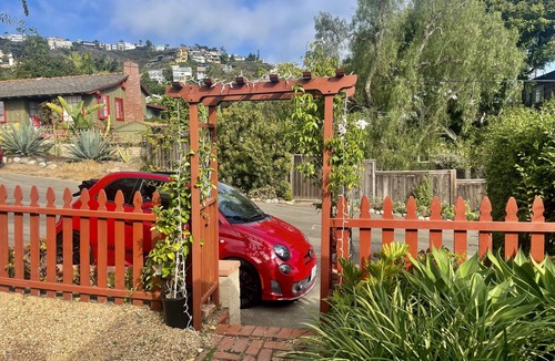Diamond Crestview Cottage | Historic beach cottage in beautiful Laguna Beach