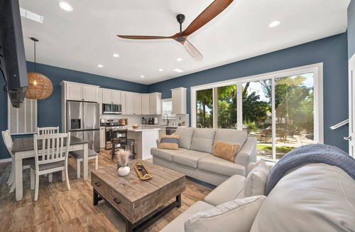 Folsom House | Historic Folsom Craftsman Retreat + Luxury Pool House Pool Walk to Sutter St