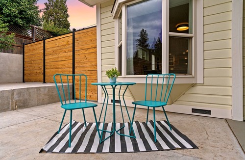 Grass Valley House | Historic Gold Rush Cottage - Amazing Porch, Patio & Walk to Downtown