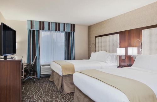 Eureka Hotel | Holiday Inn Express & Suites Eureka by IHG