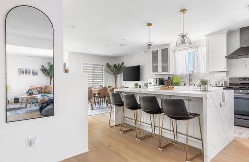 Burbank House | Hollywood Hideaway: Spacious 4-Bedroom Retreat w/Pool & Game room near Universal