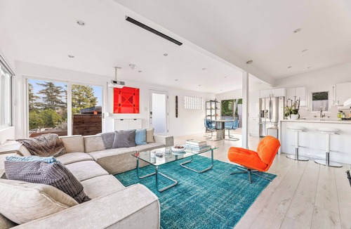 Los Angeles House | Hollywood Hills Retreat Hot Tub & City Views
