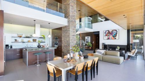 Hollywood Hills West House | Hollywood Overlook by AvantStay