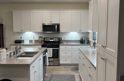 Palmdale House | Home away from Home/Beautiful 3-bedroom house in charming Palmdale