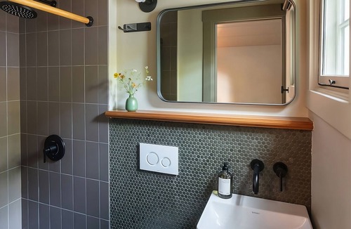 Guerneville Hotel | Home-like Accommodations! Free Parking, Outdoor Pool, Near Recreation Canyon