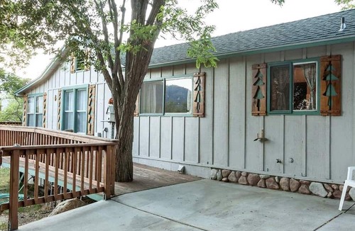 Kernville House | Homey Luxury Camping Rental for Seven near Bakersfield, California