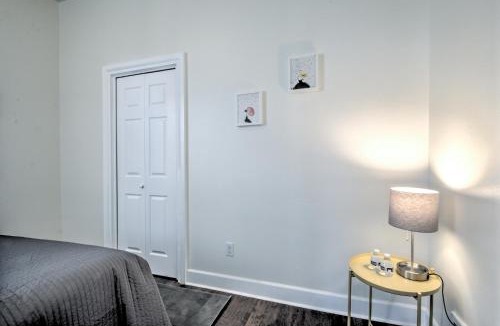 Broadway Apartment | Hosteeva Capitol Hill 2BR Apt - 7 Walking Distance to Dining