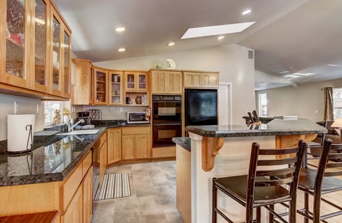 Montgomery Estates House | Hot Tub, Pet Friendly-close to hiking, biking, playing! 1144GB