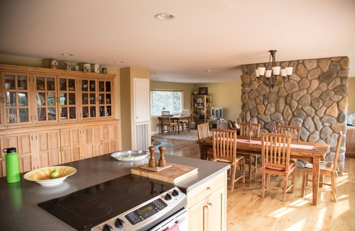 Fall River Mills House | House On The 16th Fairway For Golfers, Anglers, And Hunters