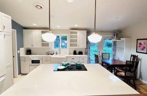 Lake Hills House | House with fully fenced yard and garage minute to downtown