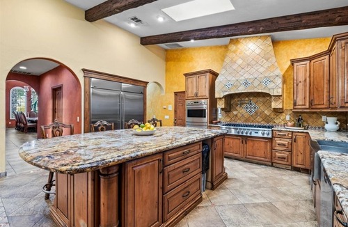 Thousand Palms House | HUGE LUX Estate, Pool/Spa, Pickleball, Sleeps 22! Date Grove Near Palm Springs